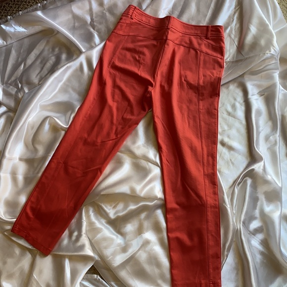 Stretchy pink pants - Picture 2 of 2